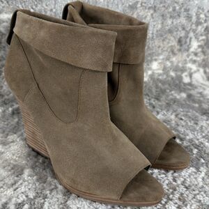 Vince Camuto Size 10M Suede Bootie Wedge Pull On‎ Light Brown Open Toe Heels